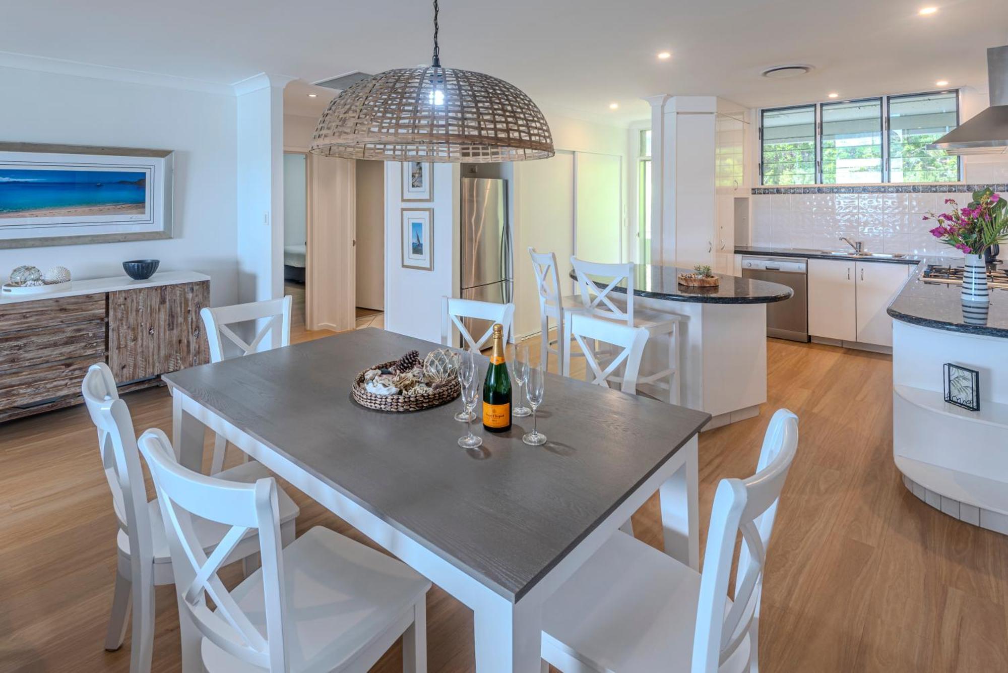 Lagoon Beachfront 202 On By Hamorent Hamilton Island