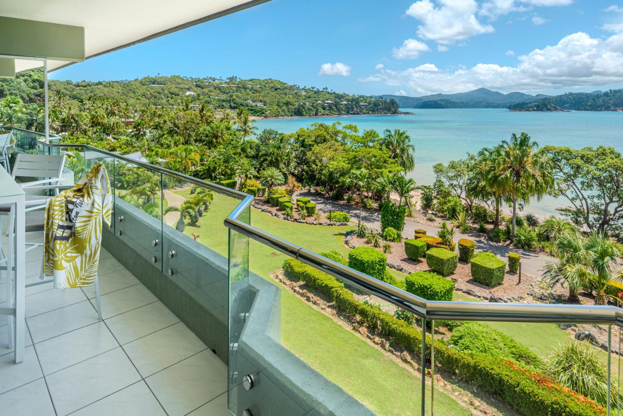 Lagoon Beachfront 202 On By Hamorent * Hamilton Island