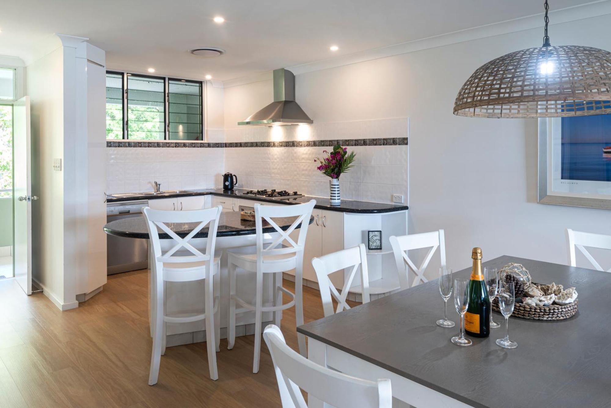 Lagoon Beachfront 202 On By Hamorent Hamilton Island