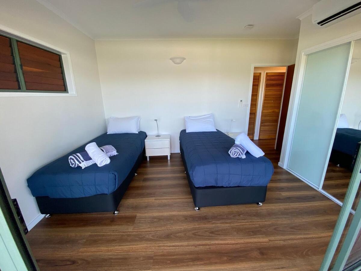 Villa 3 Bedroom Villa, Great Views, Buggy Hamilton Island