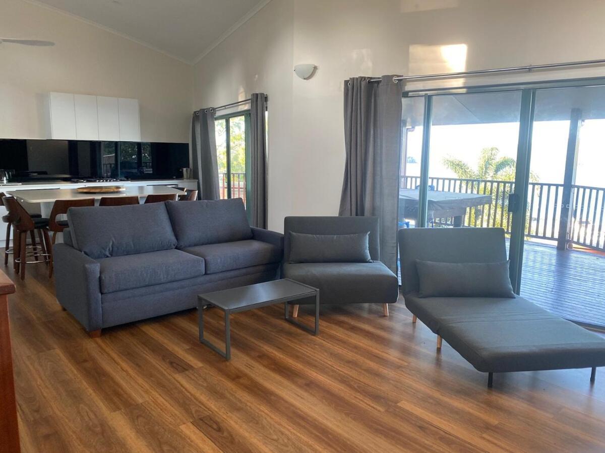 3 Bedroom Villa, Great Views, Buggy Villa Hamilton Island