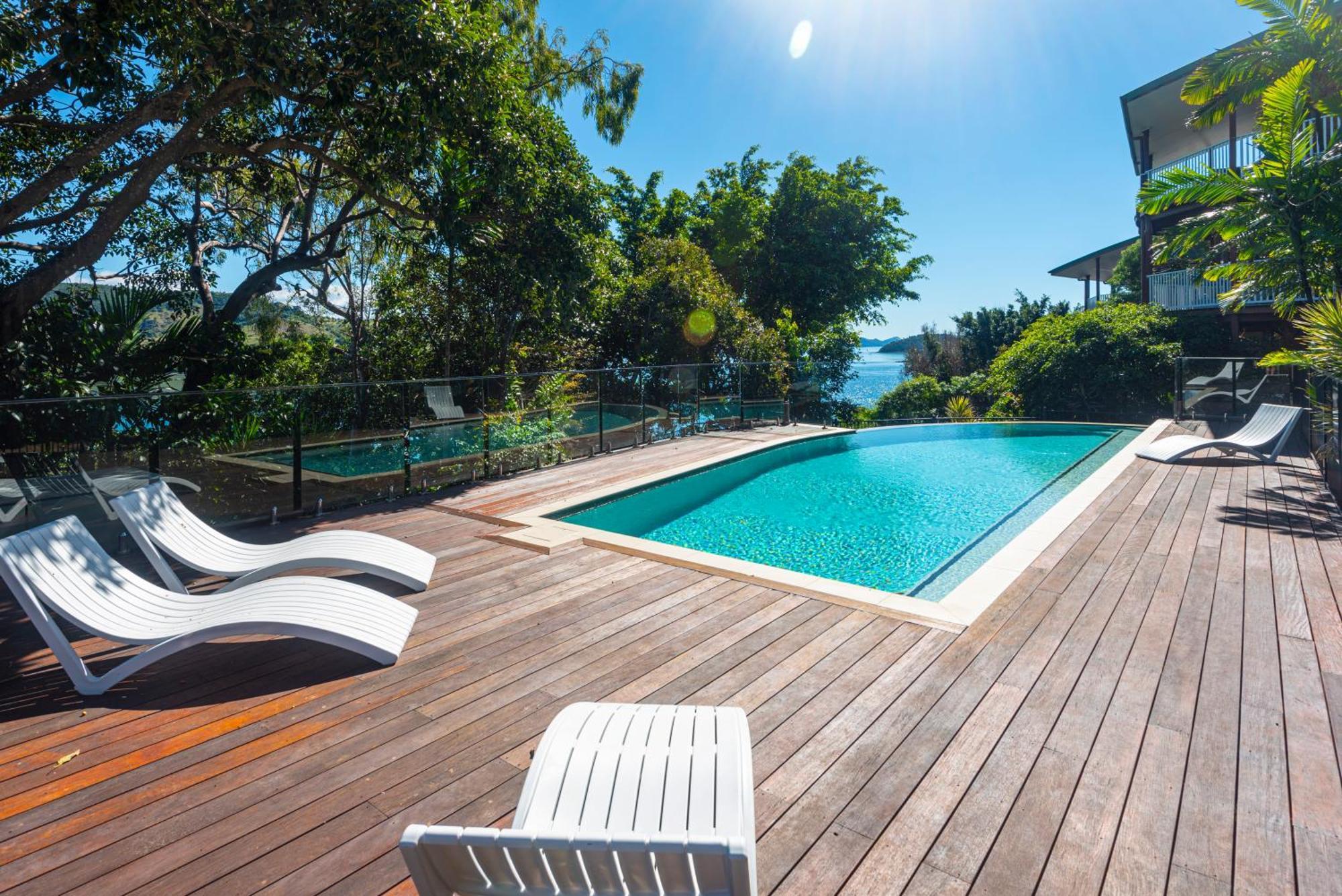 Apartment Casuarina Cove 1 On By Hamorent Hamilton Island