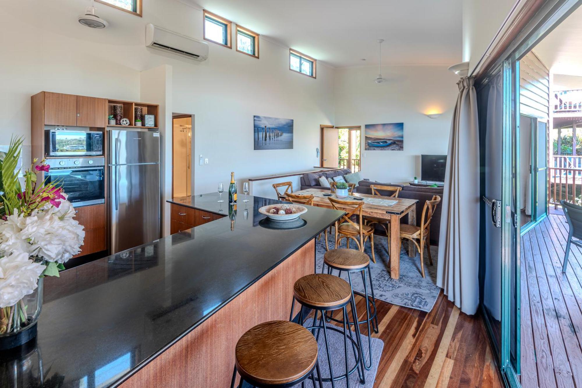 Casuarina Cove 1 On By Hamorent Apartment