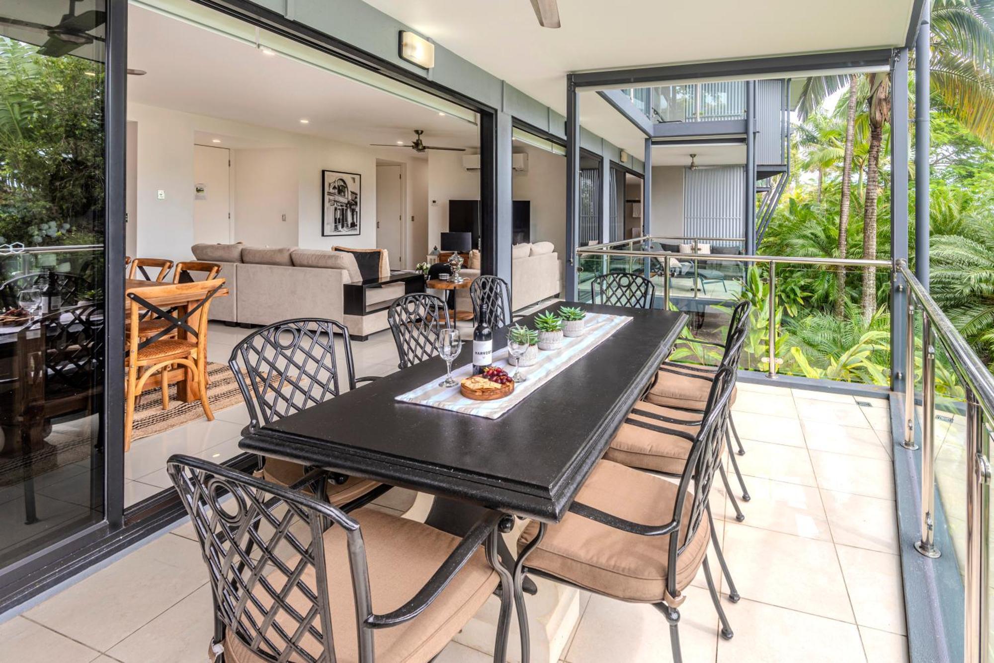 Pinnacle 3* Hamilton Island