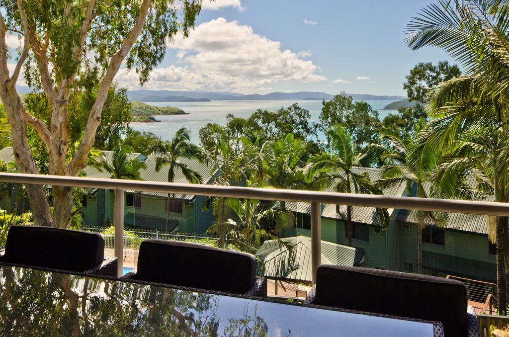 Blue Water Views Apartment