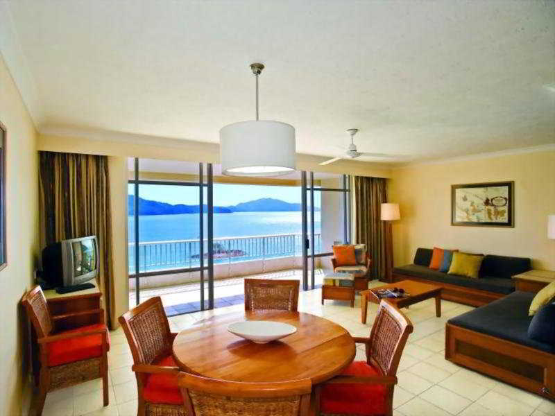 Whitsunday Aprt Hotel
