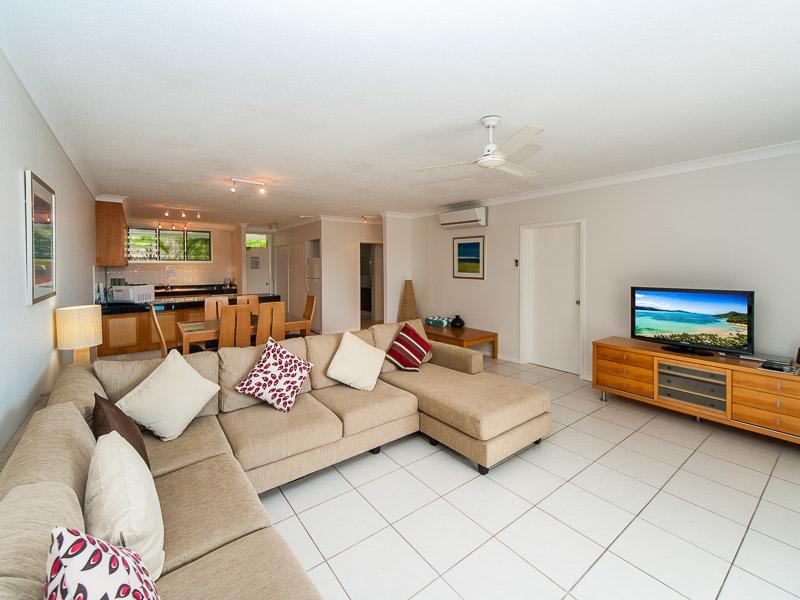 Apartment Lagoon Beachfront 003 On By Hamorent