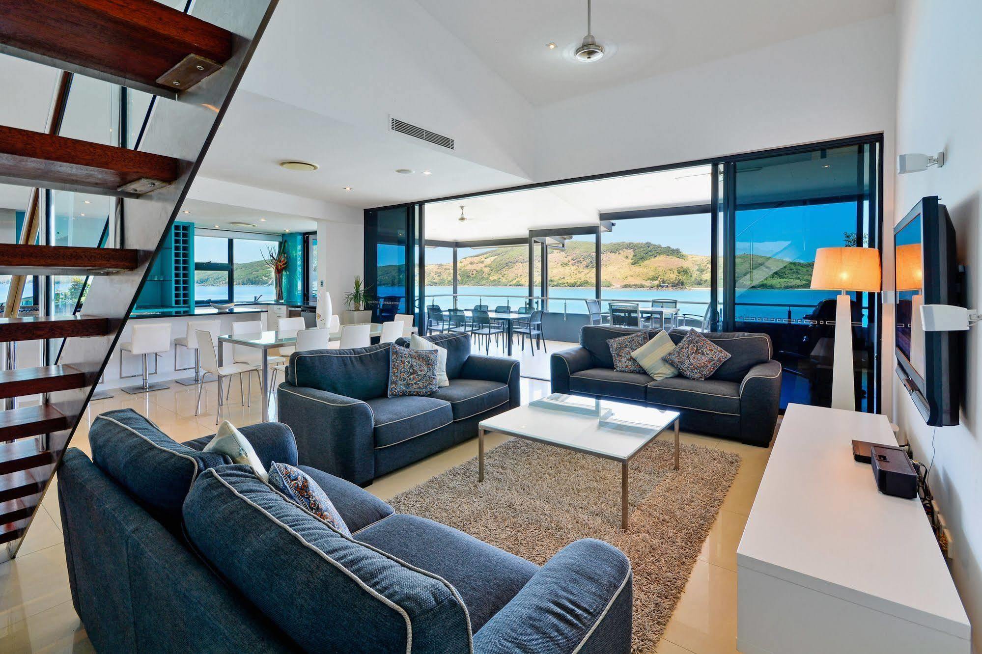 Edge 5 Oceanfront 3-bedroom - Featuring An Infinity Pool, Bath, Buggy And Valet Service Villa