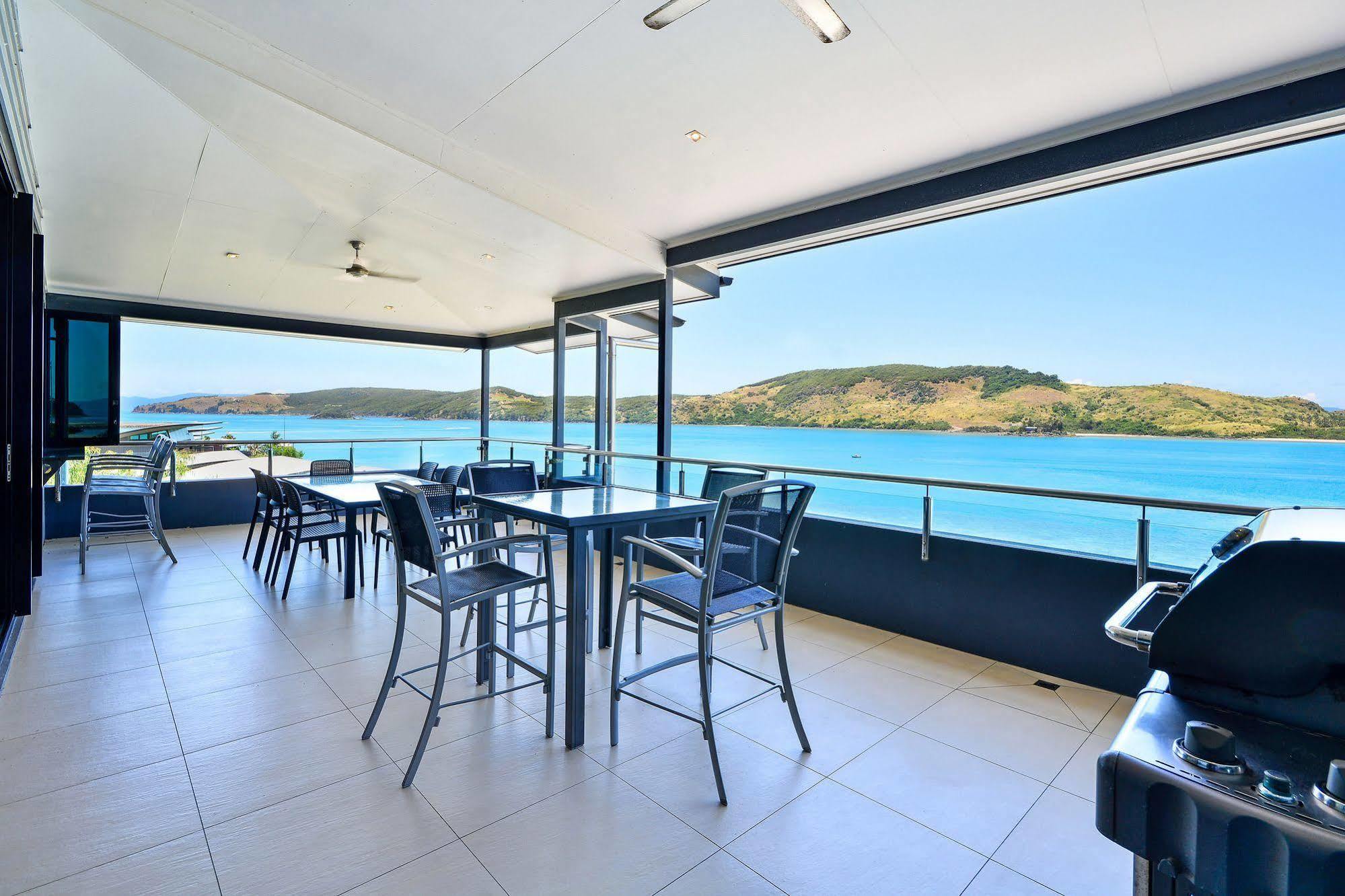 Edge 5 Oceanfront 3-bedroom - Featuring An Infinity Pool, Bath, Buggy And Valet Service *