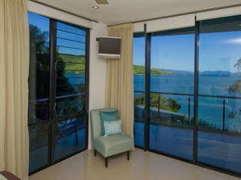 Villa Edge 5 Oceanfront 3-bedroom - Featuring An Infinity Pool, Bath, Buggy And Valet Service Hamilton Island