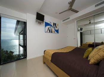 Edge 5 Oceanfront 3-bedroom - Featuring An Infinity Pool, Bath, Buggy And Valet Service Villa *