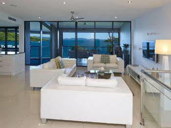 Edge 5 Oceanfront 3-bedroom - Featuring An Infinity Pool, Bath, Buggy And Valet Service *