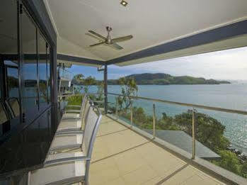Edge 5 Oceanfront 3-bedroom - Featuring An Infinity Pool, Bath, Buggy And Valet Service Villa Hamilton Island