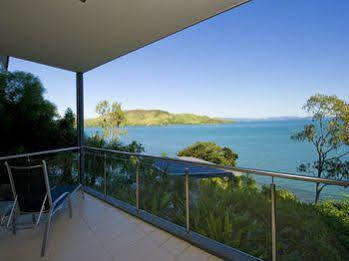 Edge 5 Oceanfront 3-bedroom - Featuring An Infinity Pool, Bath, Buggy And Valet Service *
