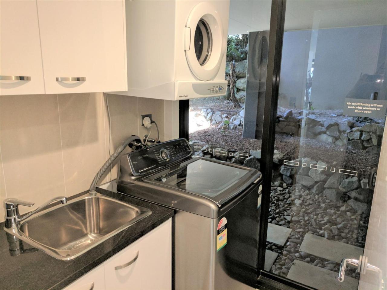 Apartment Edge 2 - Oceanfront Luxurious And Spacious 4 Bedroom Split Level With Buggy And Valet Service