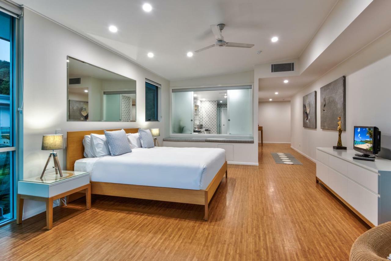 Apartment Pavillions Penthouse 25 - Luxury Waterfront With Private Roof Pool And Buggy Hamilton Island