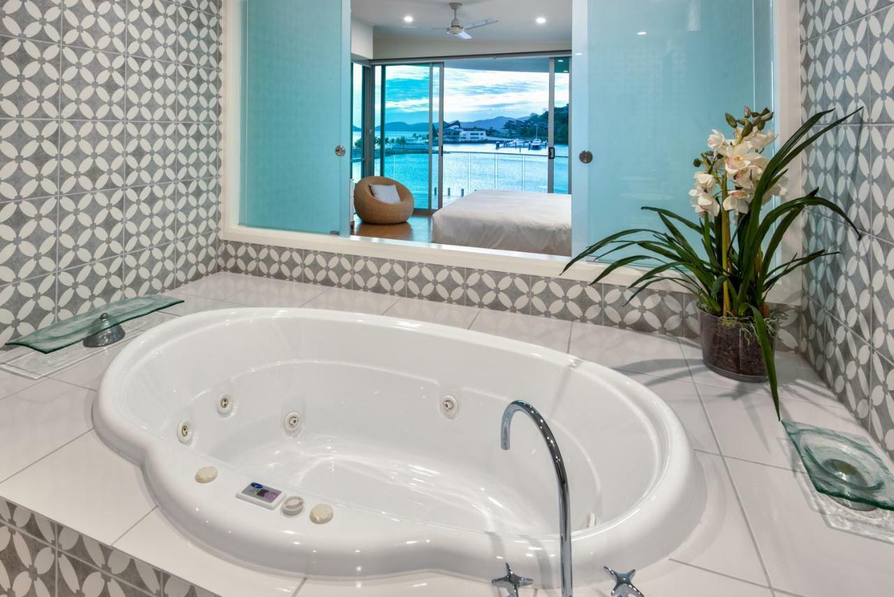 Pavillions Penthouse 25 - Luxury Waterfront With Private Roof Pool And Buggy * Hamilton Island