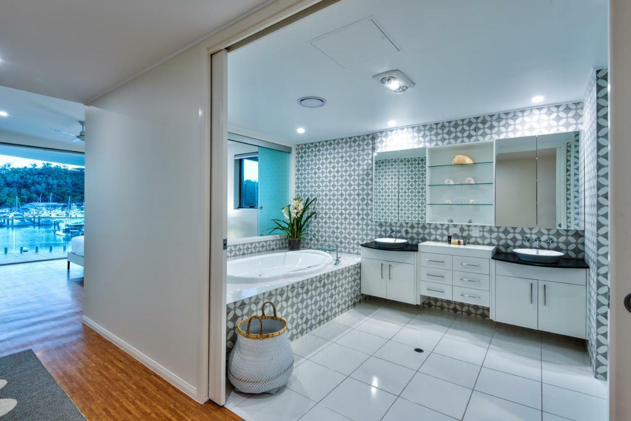 Apartment Pavillions Penthouse 25 - Luxury Waterfront With Private Roof Pool And Buggy Hamilton Island