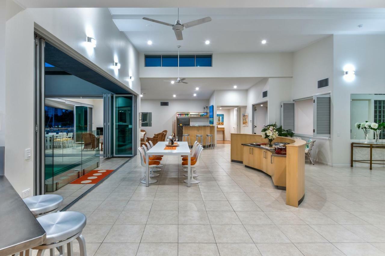Pavillions Penthouse 25 - Luxury Waterfront With Private Roof Pool And Buggy * Hamilton Island