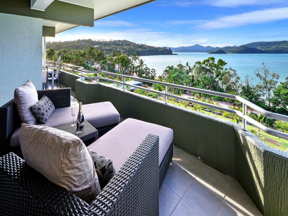 Hibiscus On By Hiha * Hamilton Island