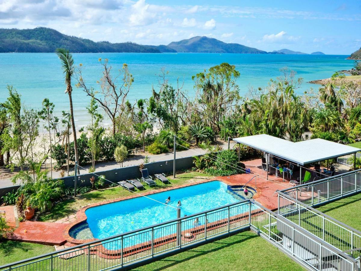 Hibiscus On By Hiha Hamilton Island