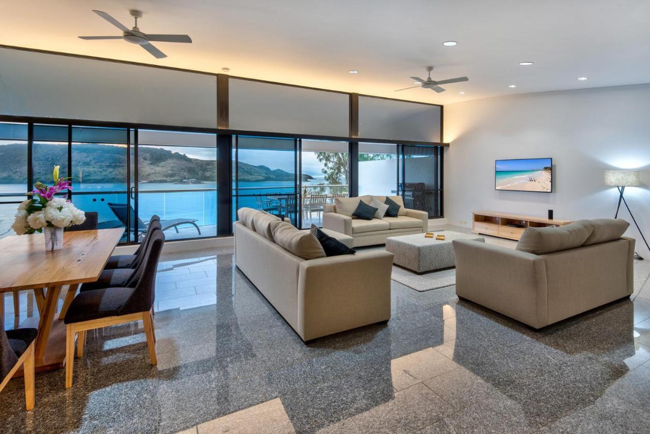 Waves 5 Luxury 3 Bedroom Breathtaking Ocean Views Location * Hamilton Island