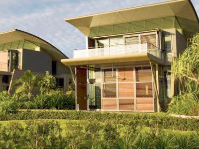 Hotel Yacht Club Hamilton Island