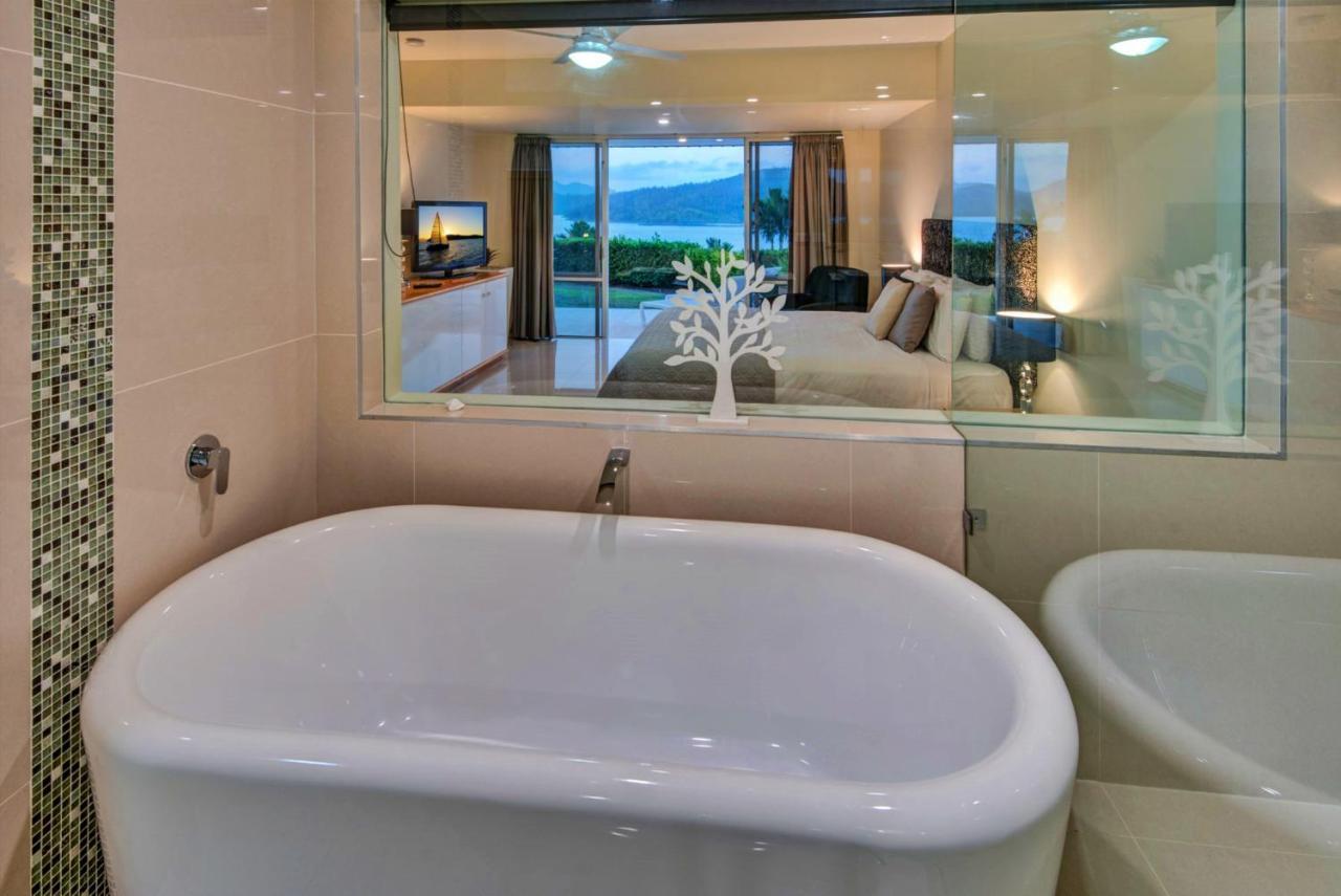 Bella Vista East 3 Luxury Ocean Views Large Flat Grassed Area And Buggy Hamilton Island