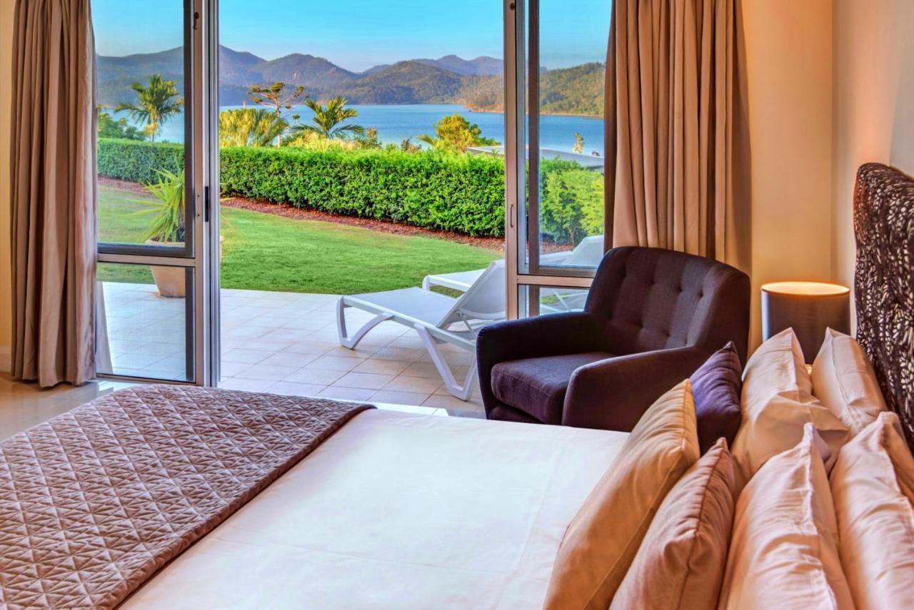 Bella Vista East 3 Luxury Ocean Views Large Flat Grassed Area And Buggy * Hamilton Island