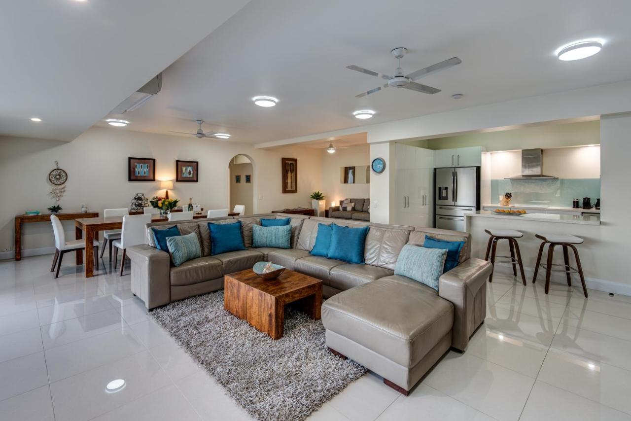 Bella Vista East 3 Luxury Ocean Views Large Flat Grassed Area And Buggy * Hamilton Island
