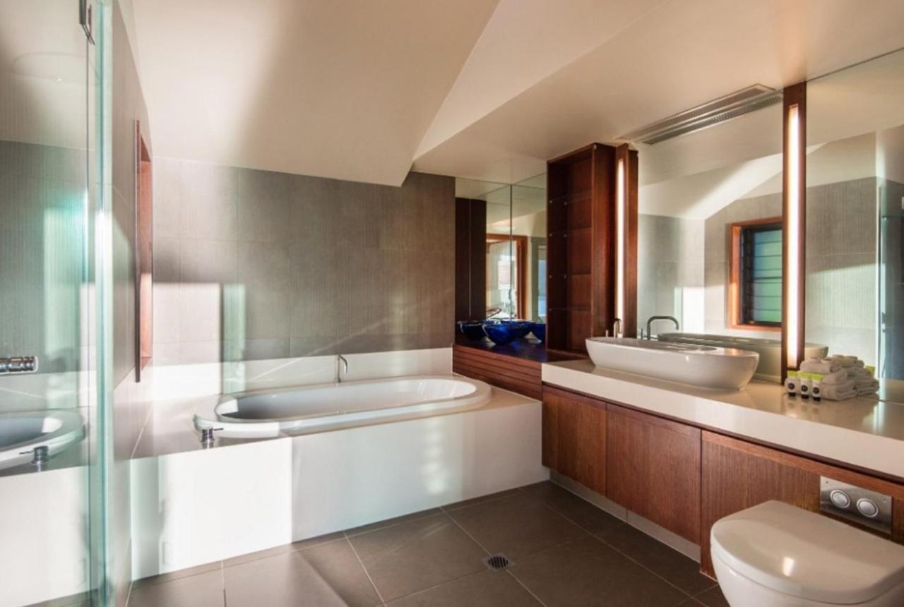 Holiday home Yacht Club 19 Bijou De Mer Ocean Front Private Pool 2 Buggies Hamilton Island