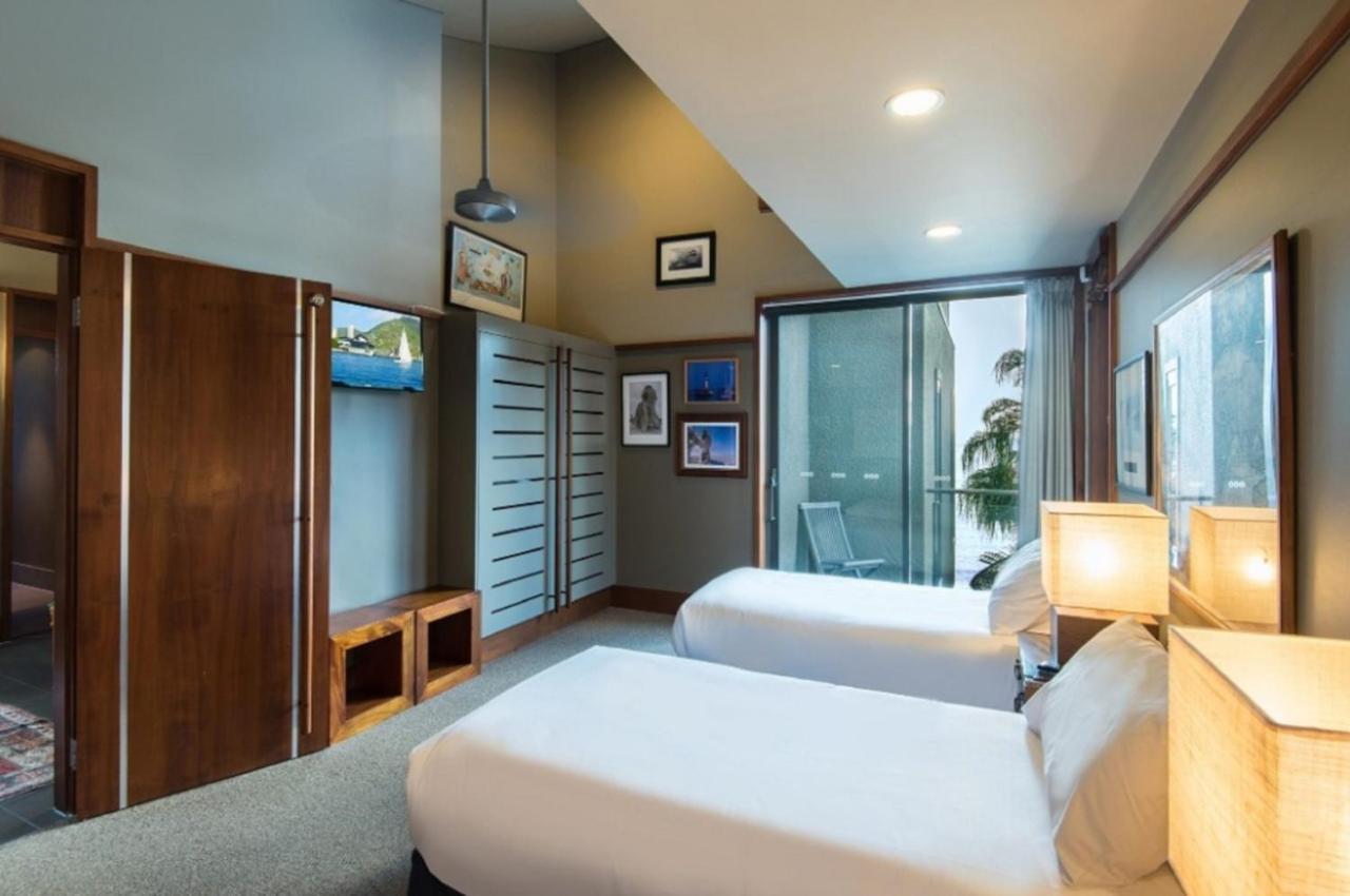 Yacht Club 19 Bijou De Mer Ocean Front Private Pool 2 Buggies Holiday home Hamilton Island