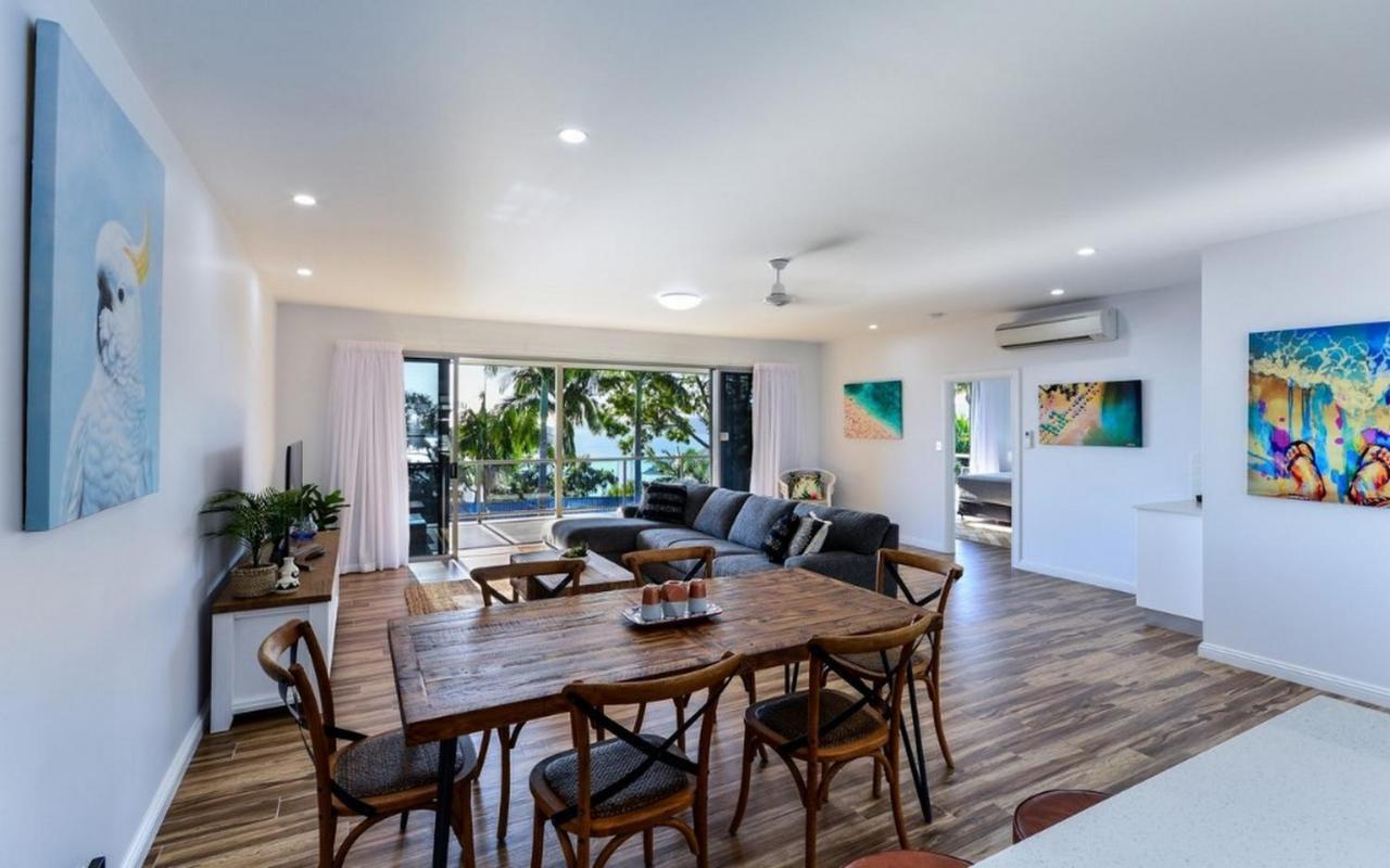 Blue Water Views Apartment