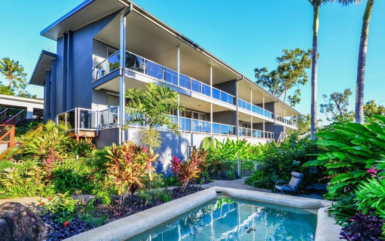 Blue Water Views *