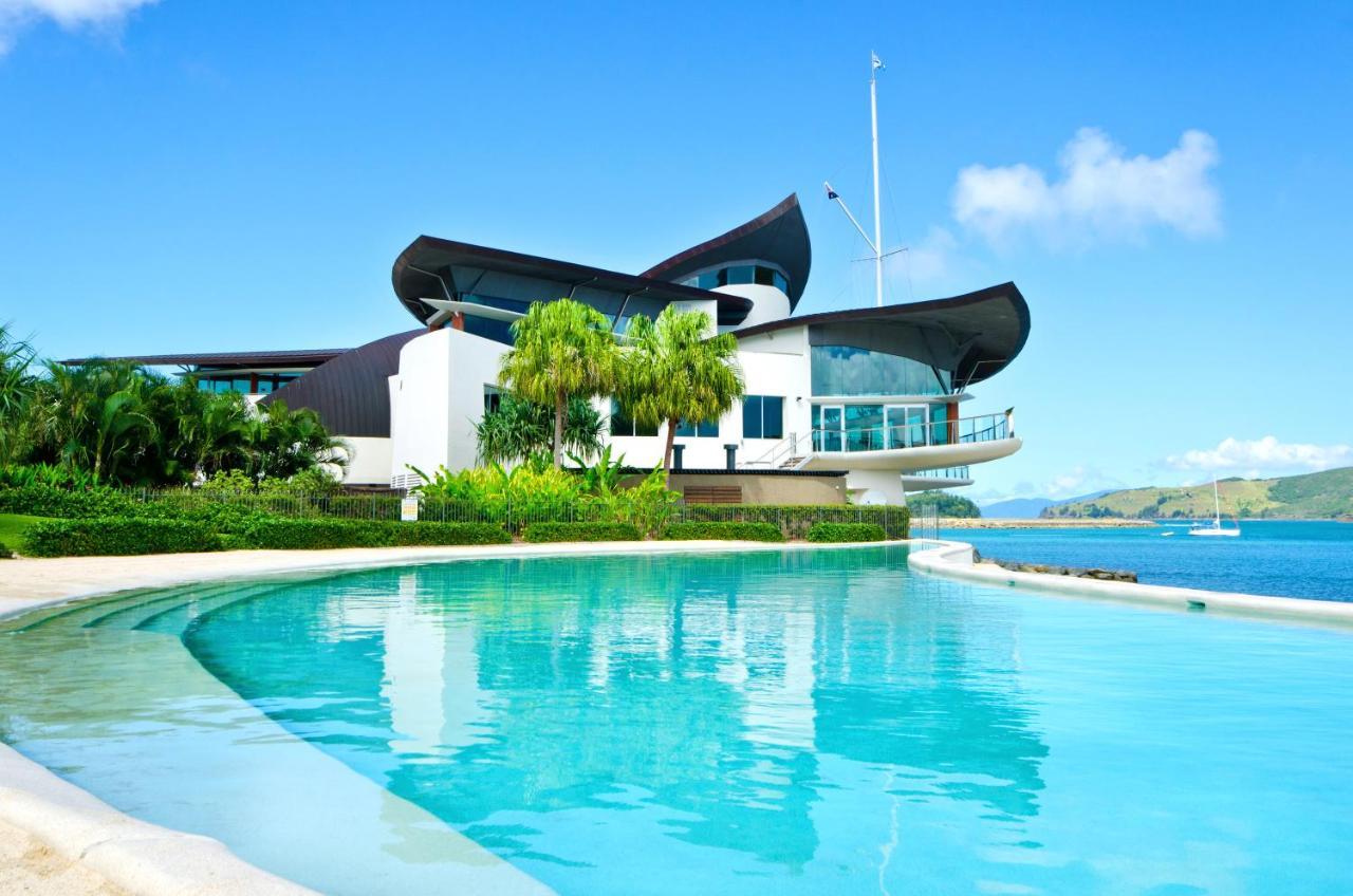 Yacht Club Hamilton Island