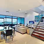 Villa 12 The Edge Oceanfront Deluxe 3 Bedroom Near Marina With Golf Buggy