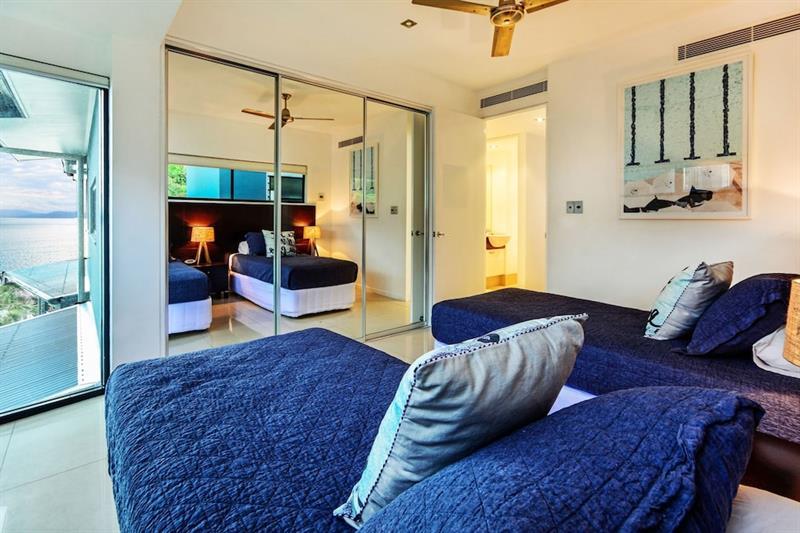 12 The Edge Oceanfront Deluxe 3 Bedroom Near Marina With Golf Buggy 4*