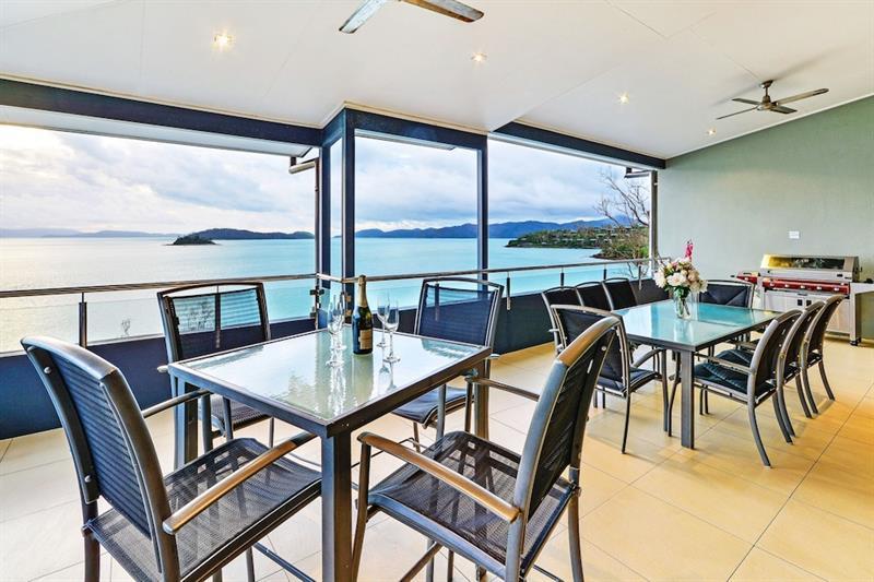 12 The Edge Oceanfront Deluxe 3 Bedroom Near Marina With Golf Buggy Hotel 4*