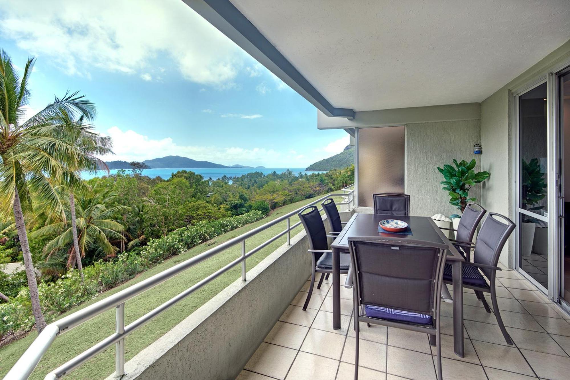 Poinciana 101 Centrally Located 3 Bedroom, Buggy!! * Hamilton Island