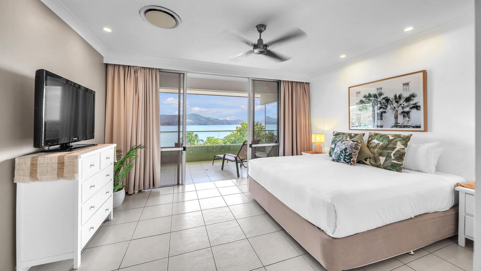 Apartment Lagoon Beachfront 206 On By Hamorent Hamilton Island