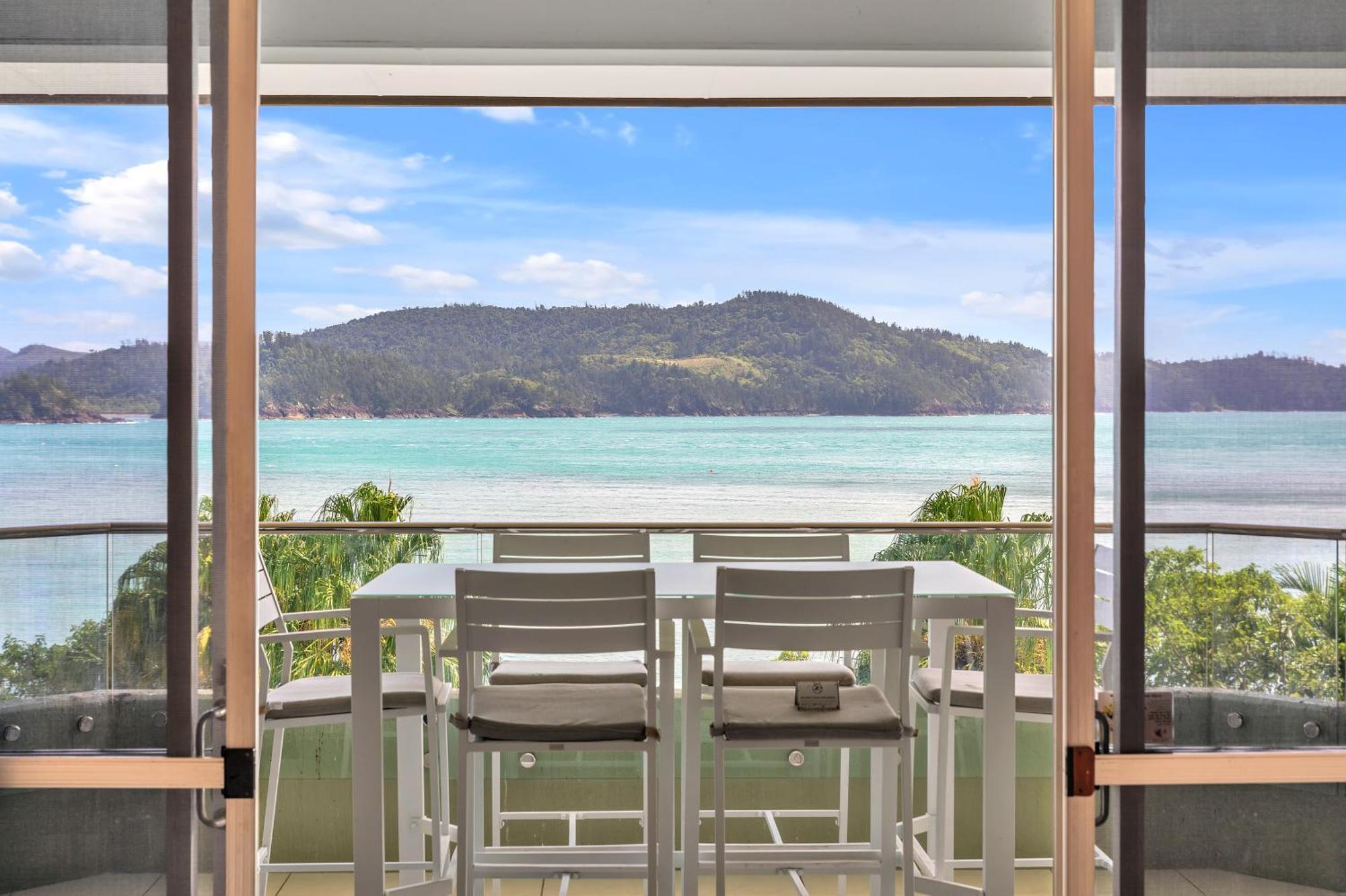 Lagoon Beachfront 206 On By Hamorent *