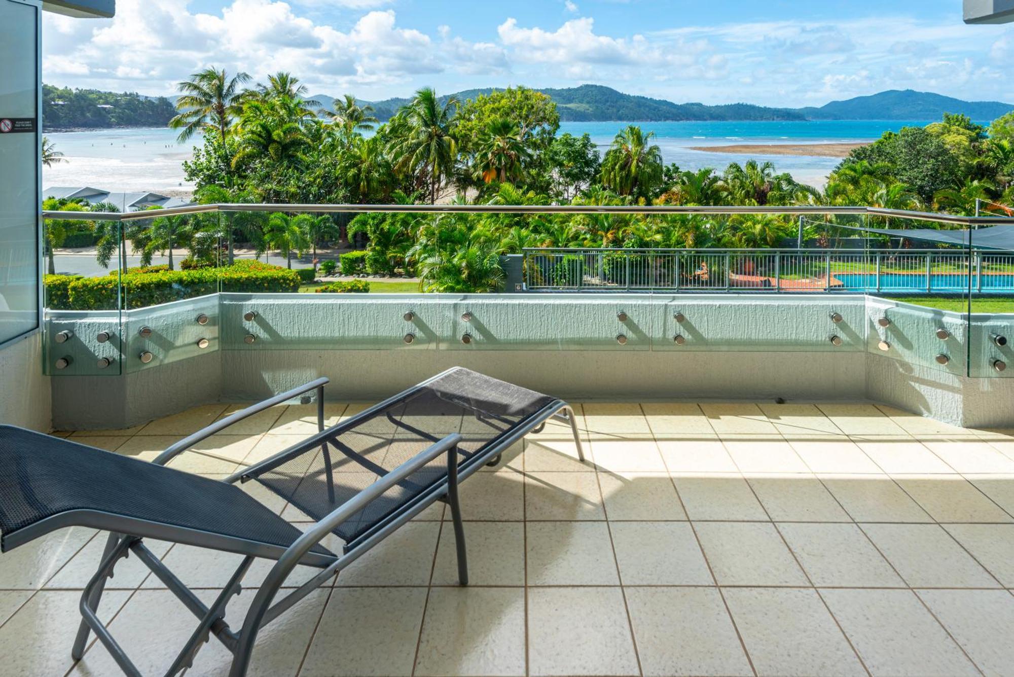 Apartment Beach Lodges Hamilton Island