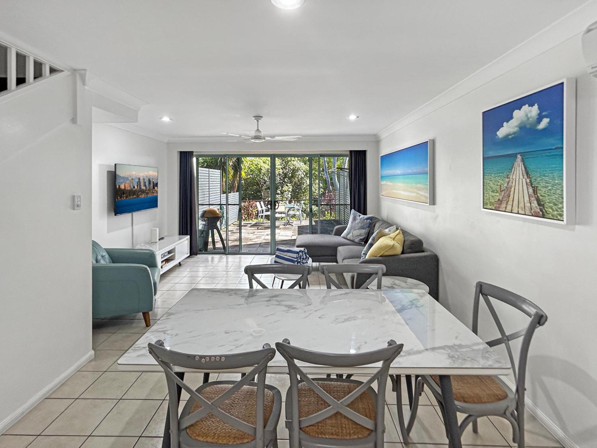 Sunset Waters Apartment *