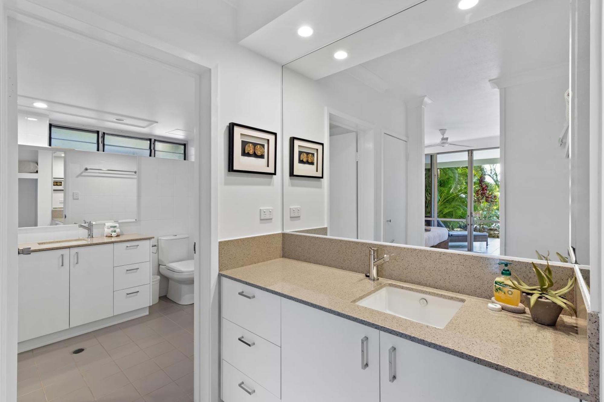 Apartment Lagoon Apartments On Hamilton Island By Hiha