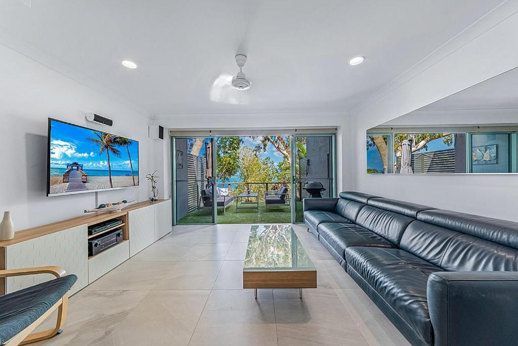 Sunset On - 2 Bedroom With Views And Buggy Apartment *