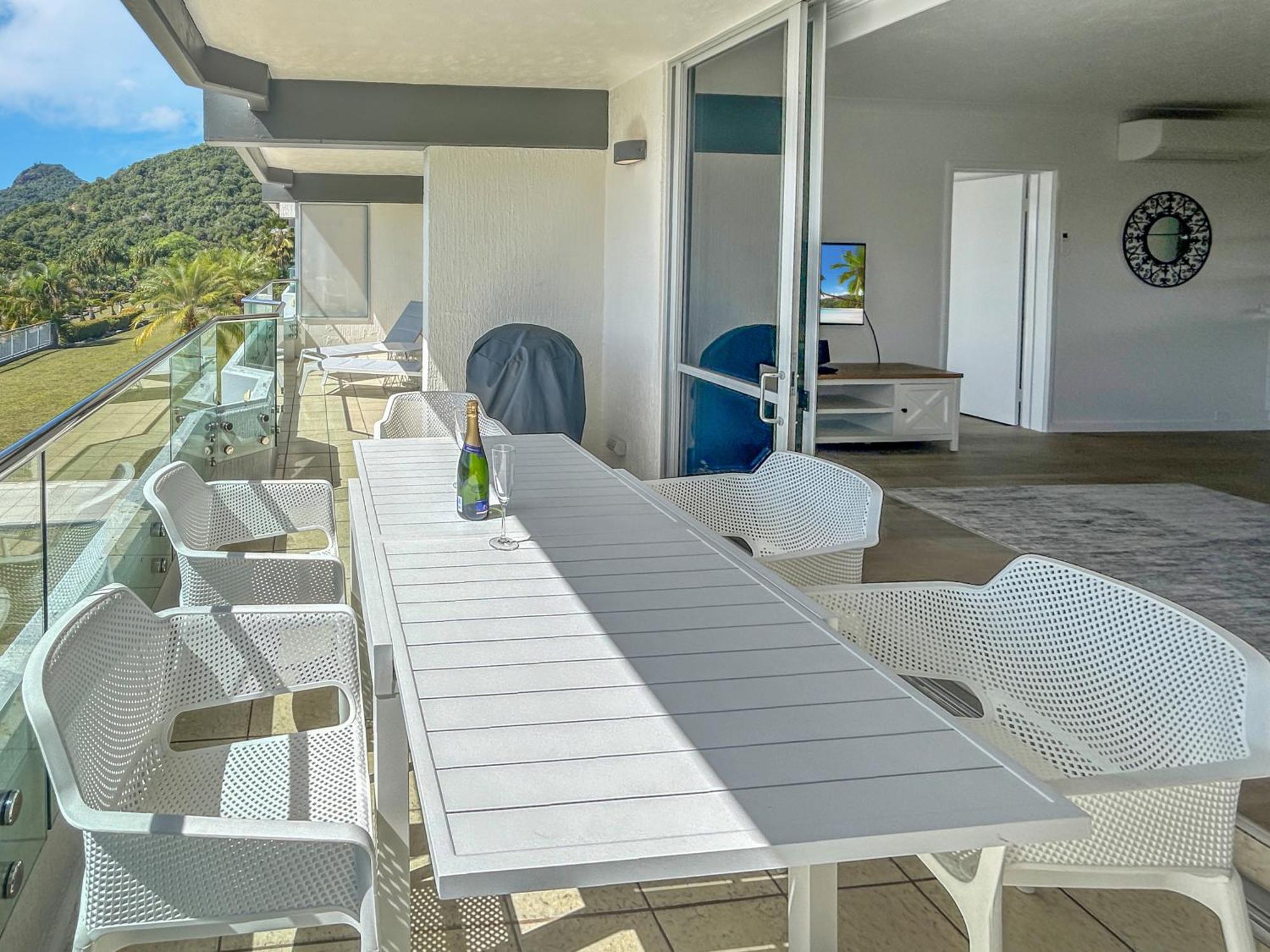 Beach Lodges Hamilton Island