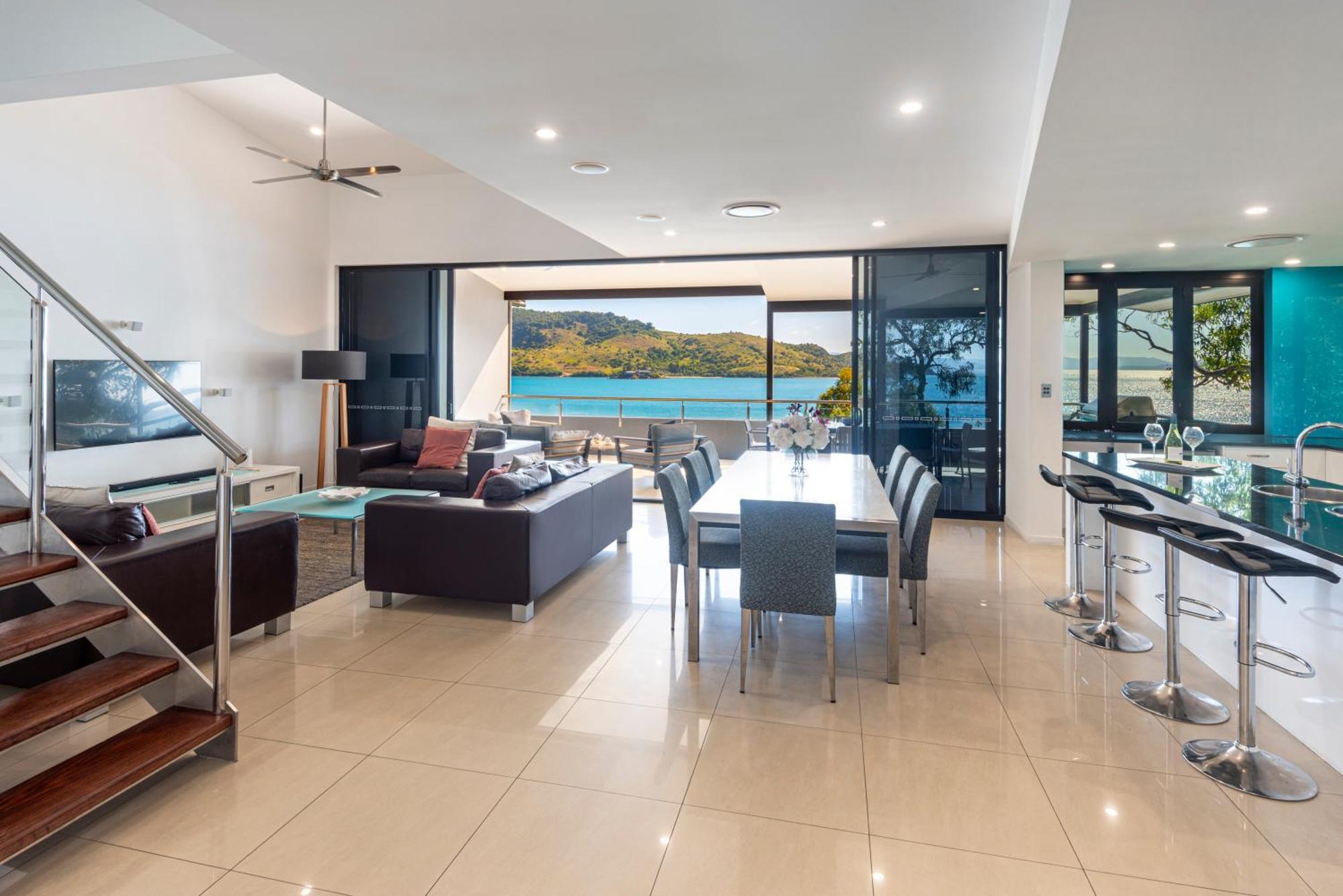 Apartment Edge On By Hiha