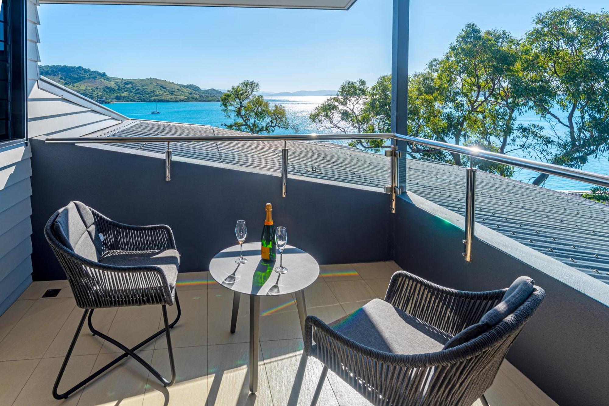 Edge On By Hiha * Hamilton Island