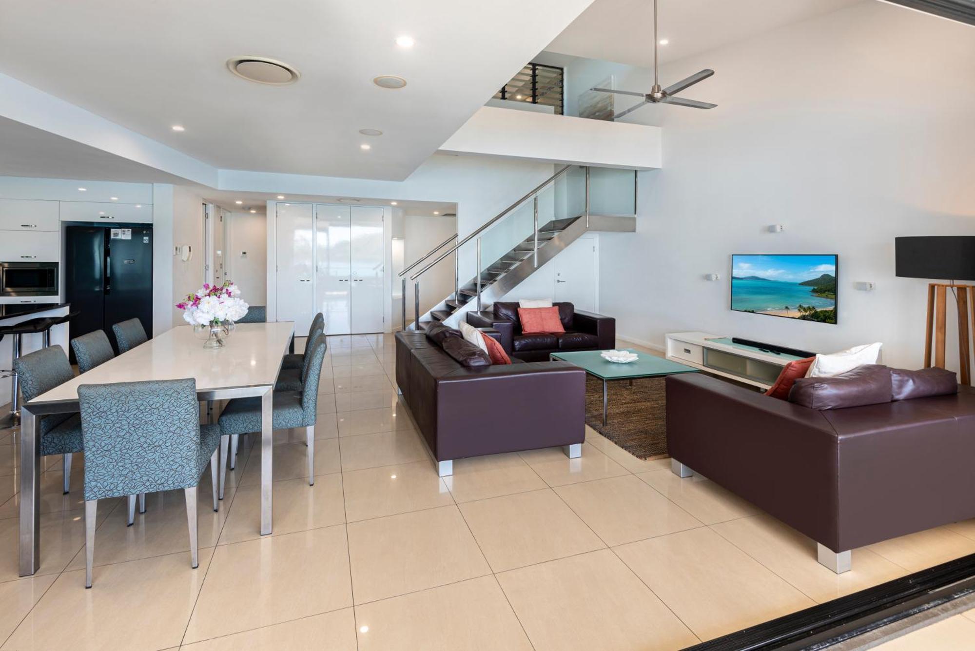 Apartment Edge On By Hiha