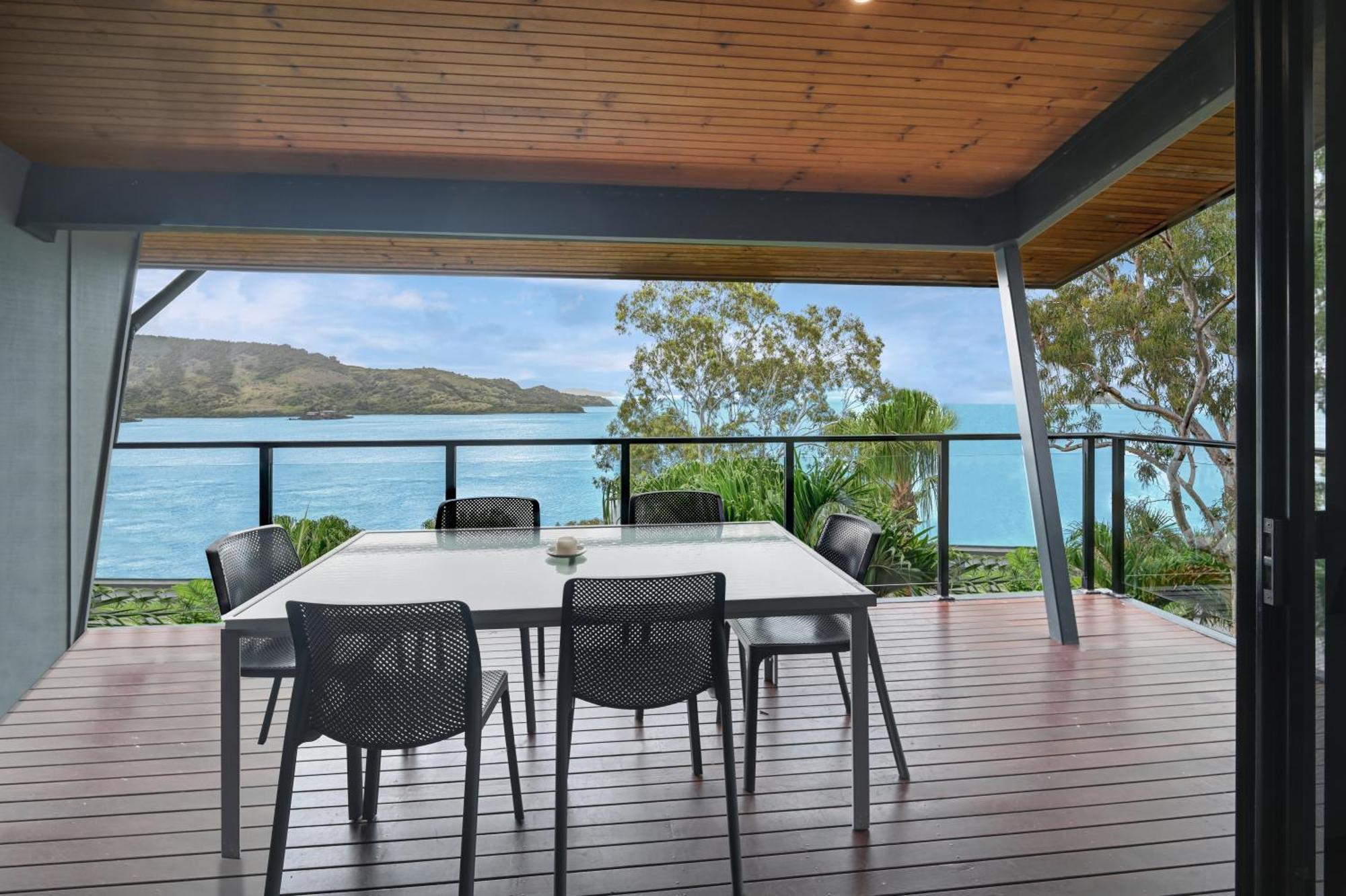 Shorelines Apartment Hamilton Island
